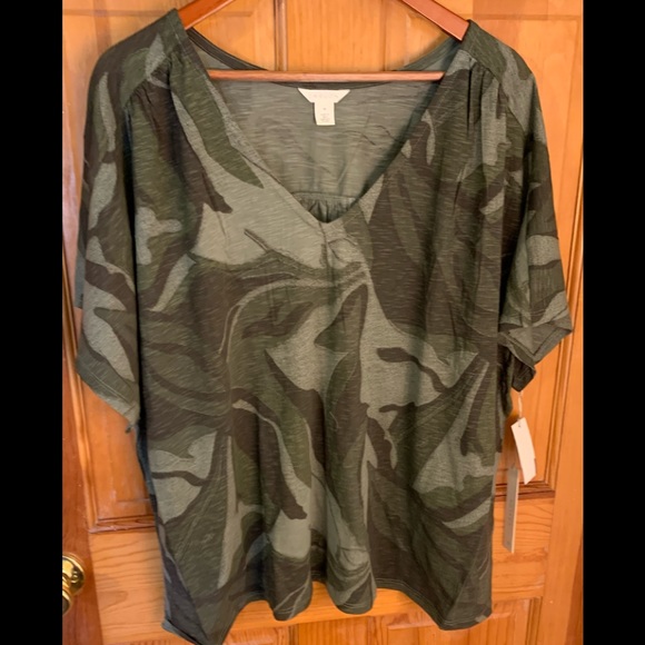 Caslon Tops - NWT 3x Caslon green/gray camp tee